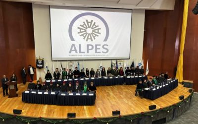 Premio a la Excelencia Estudiantil y Docente 2024