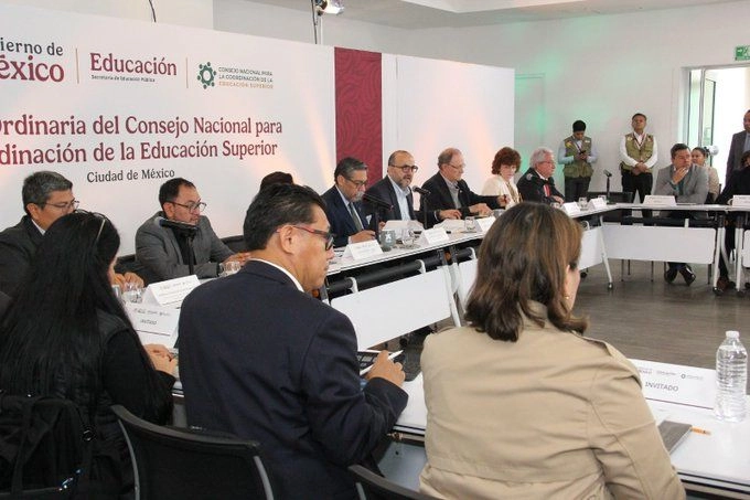 Buscan que universidades ofrezcan cursos a estudiantes y ciudadanía en plataforma digital